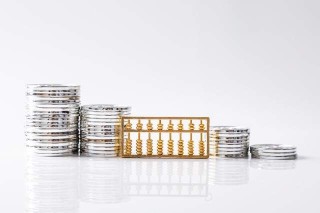 如何理解基金溢价的现象？这种现象对基金投资有何影响？