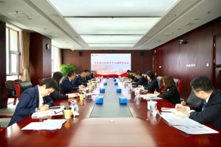 华夏银行党委书记杨书剑带队调研指导信用卡中心工作