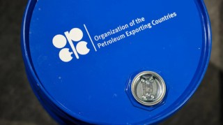 原油周一开盘大跌4% 据悉欧佩克+将继续加速增产