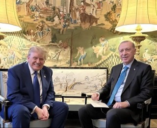 牛弹琴：特朗普被他吃豆腐了，但我还有一个疑问