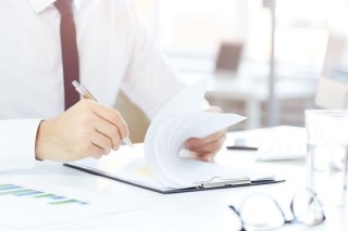 厘清争议边界、松绑“见费出单”、遏制非理性竞争行为，监管明确非车险“报行合一”执行标准