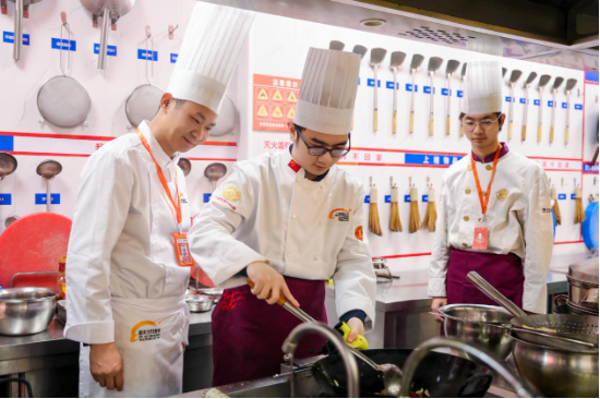 从核物理到中餐,一位复旦学子的跨界人生选择 第2张 从核物理到中餐,一位复旦学子的跨界人生选择 第2张