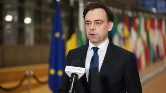 波兰财长：尽管美国发出关税威胁，但仍是最可信赖的盟友  第1张