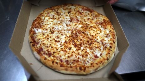 达美乐披萨一季度美国同店销售意外下滑 通胀与经济不确定性压制消费需求  第1张