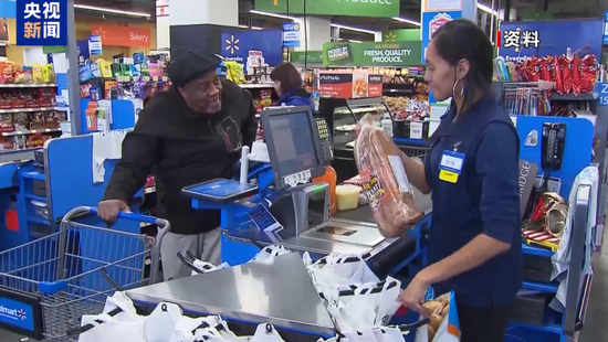 “我会盯着你”!沃尔玛将涨价,特朗普破防:怎么能怪关税,你赚了几十亿该吞下关税!更多美企加入涨价行列 第3张 “我会盯着你”!沃尔玛将涨价,特朗普破防:怎么能怪关税,你赚了几十亿该吞下关税!更多美企加入涨价行列 第3张