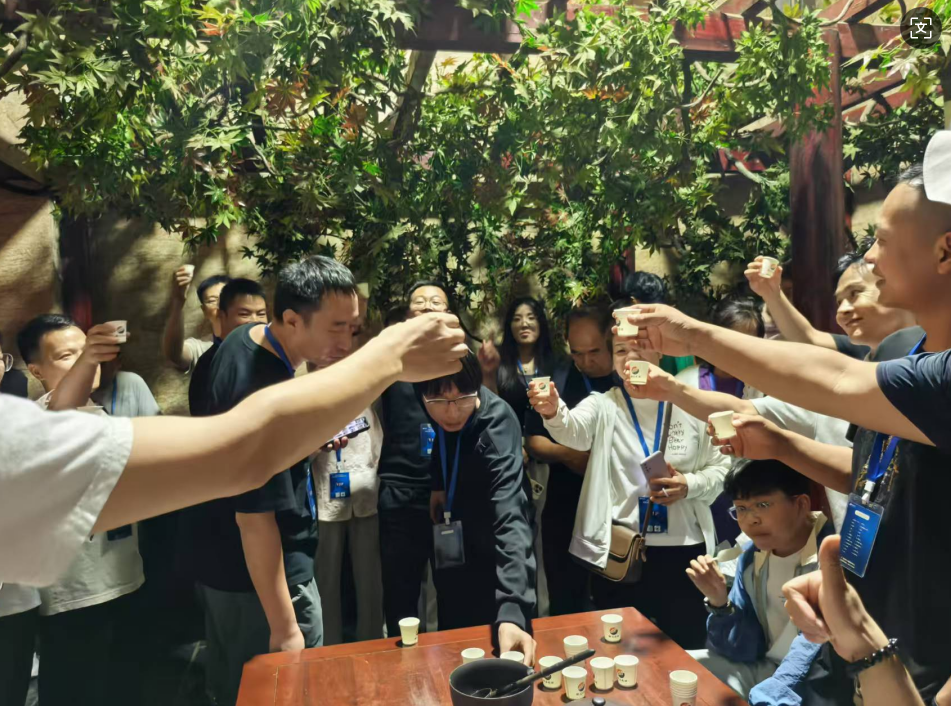 宇通重工特种装备事业部一行走进赊店酒乡小镇 第4张 宇通重工特种装备事业部一行走进赊店酒乡小镇 第4张