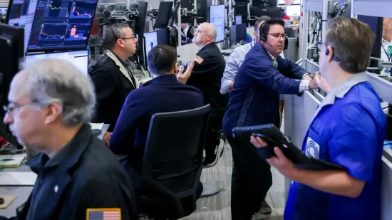 尾盘：纳斯达克转涨，科技股收复部分失地  第1张